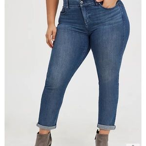TORRID BOMBSHELL STRAIGHT JEAN